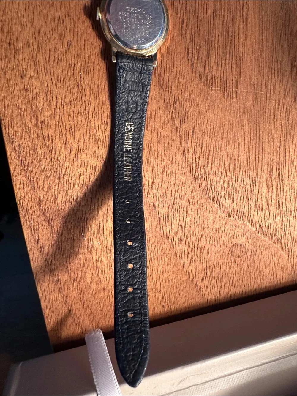 1990 Vintage Seiko Arabic Dress Watch with Navy Leather Band  display picture 2